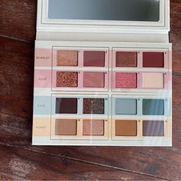 NABLA Read My Mind Eyeshadow Palette - Picture 2 of 10